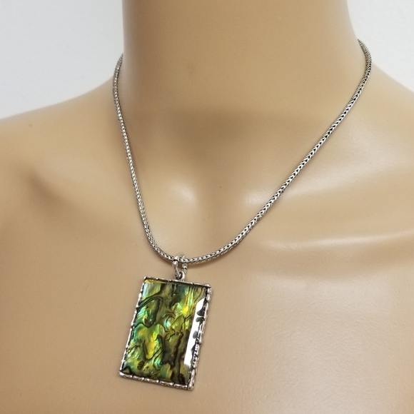 VINTAGE SILVERTONED WHEAT CHAIN NECKLACE WITH ABALONE SHELL PENDANT - Picture 2 of 7